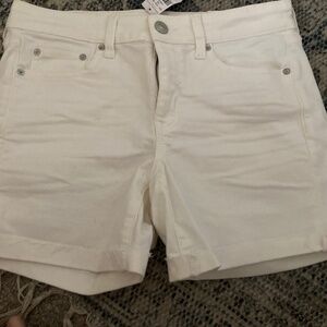 American eagle white shorts